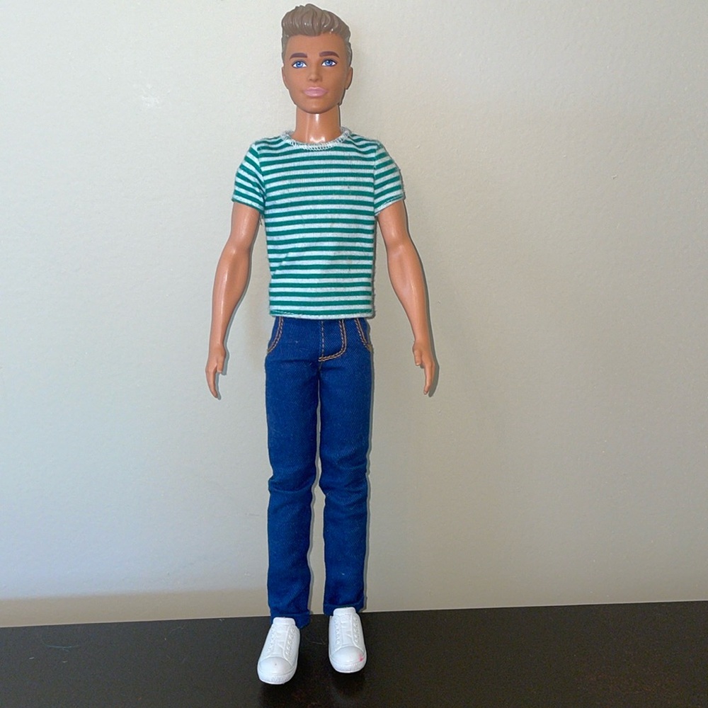 💙2015 Fashonista Ken Barbie Doll